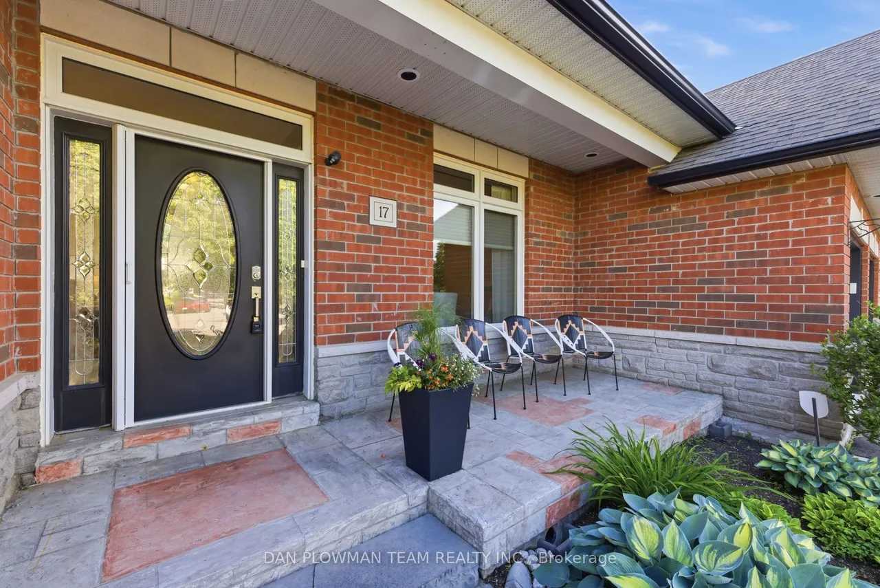 17 Burgundy Court — photo 3