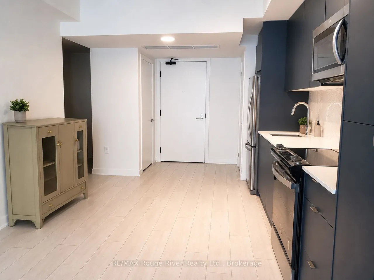 1614 Charles Street, Unit 439 — photo 2