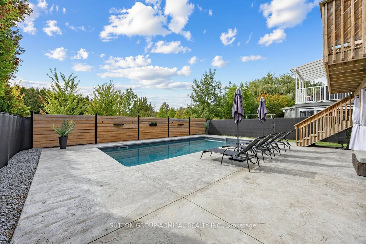 12 Sherrington Drive W — photo 32