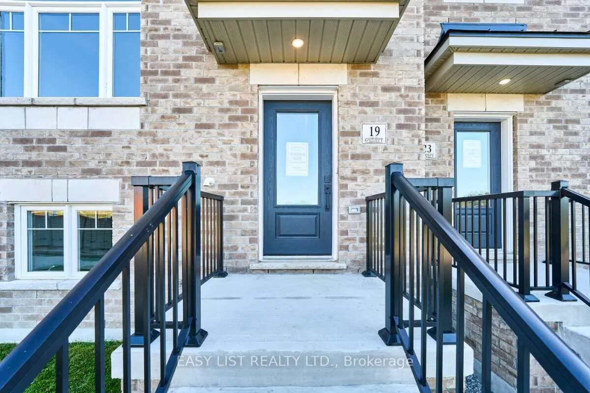 19 Addyman Crescent — photo 3