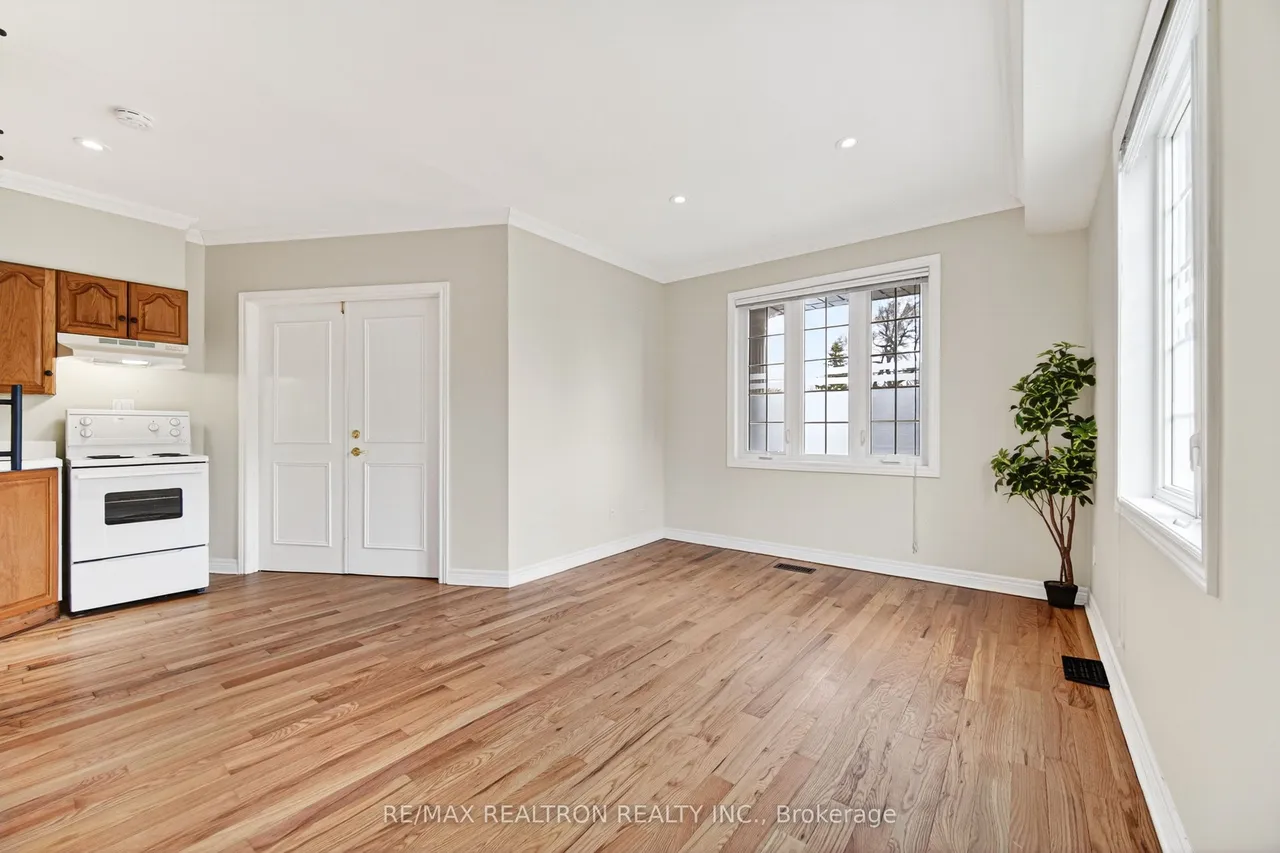 454 Donlands Avenue — photo 3