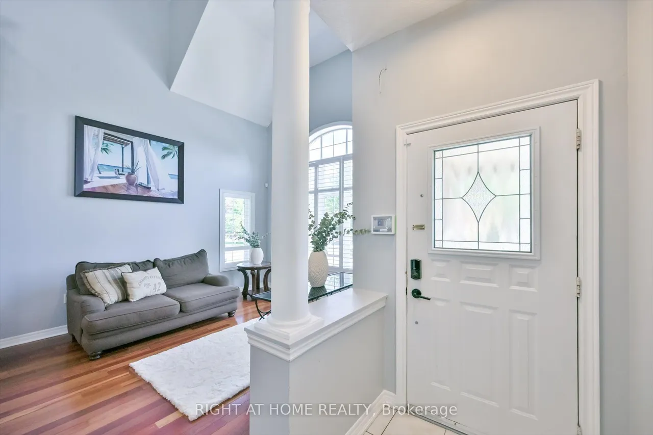 57 Hopkinson Crescent — photo 3