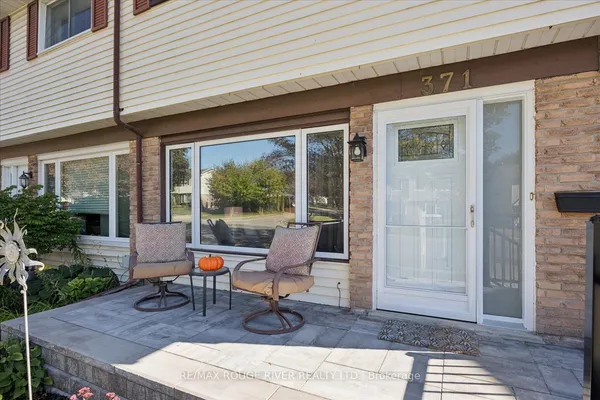 371 Ormond Drive — photo 2