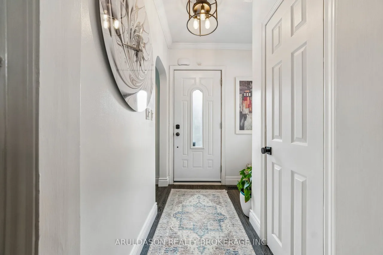 442 Colborne Street E — photo 2