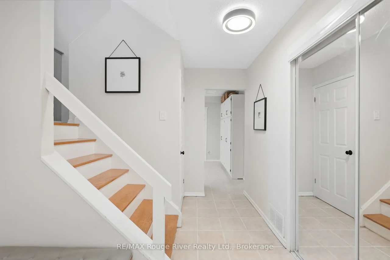 313 Lupin Drive — photo 3