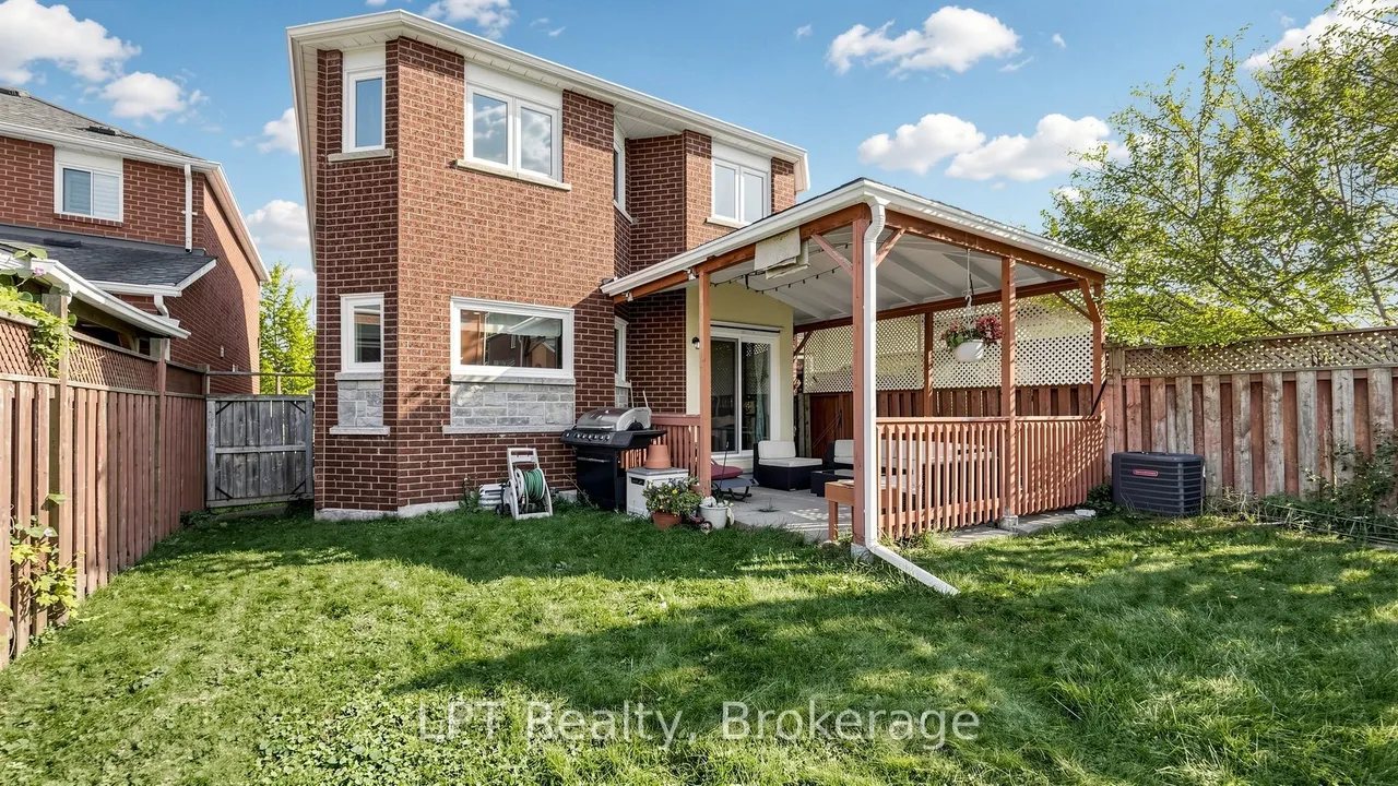 18 Tawn Crescent S — photo 32