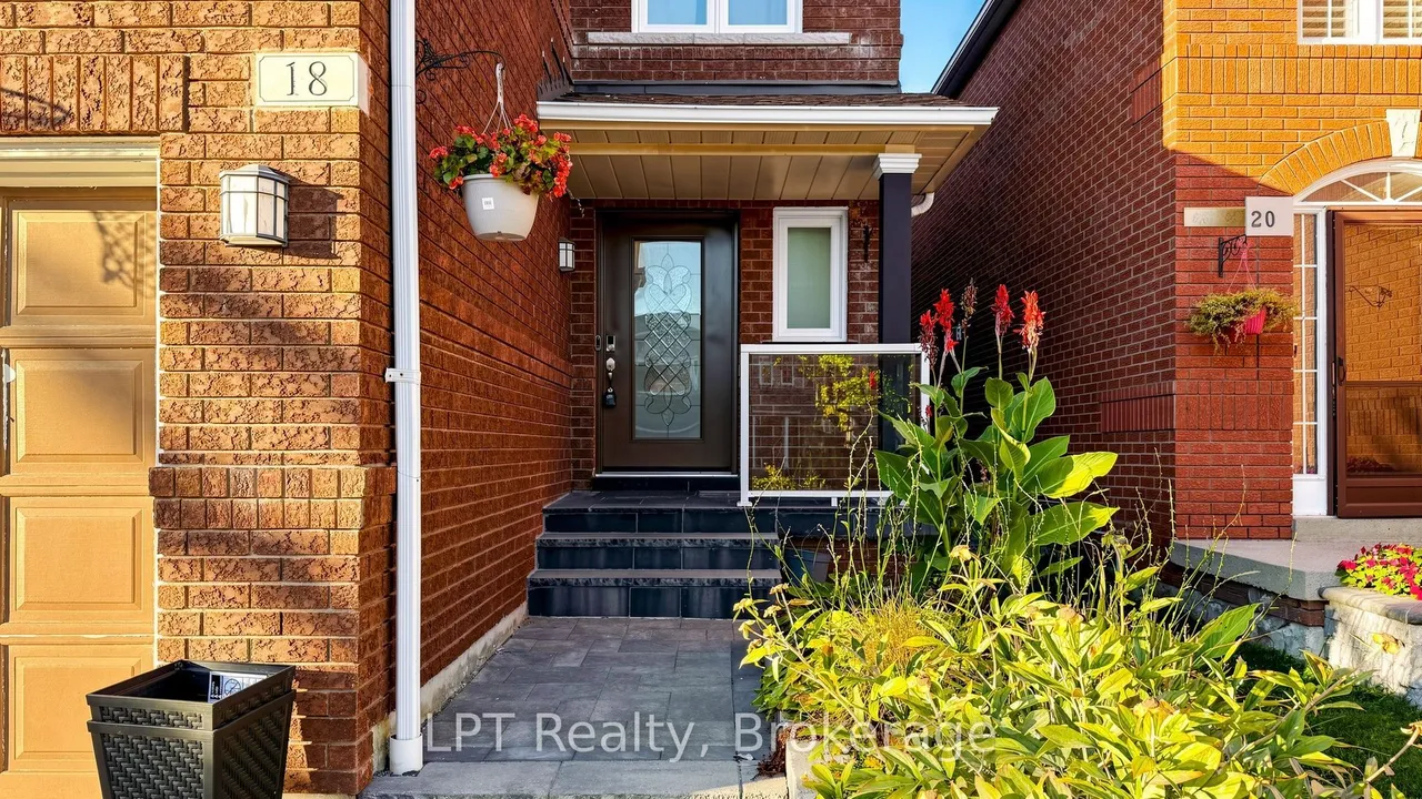 18 Tawn Crescent S — photo 2