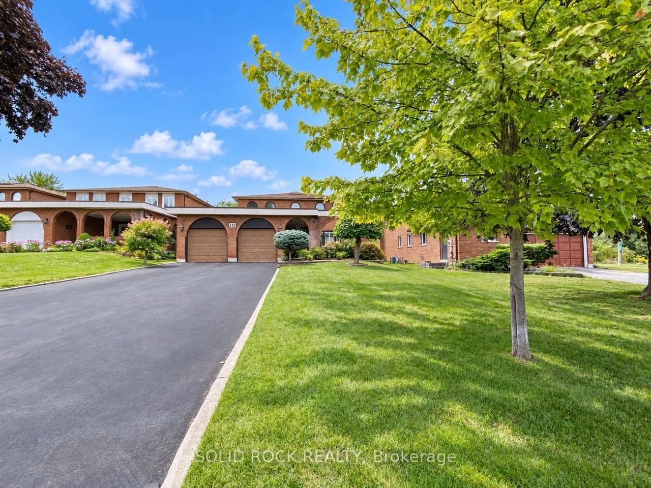 312 Huntingwood Drive — photo 2