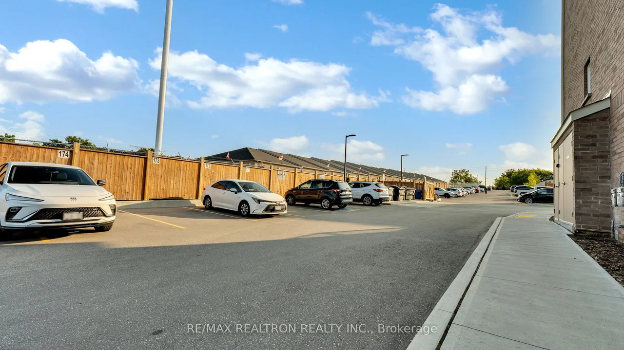 470 Beresford Path, Unit 4 — photo 34