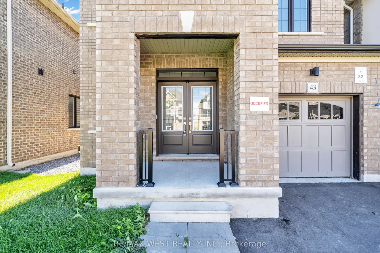 43 Ed Ewert Avenue — photo 2