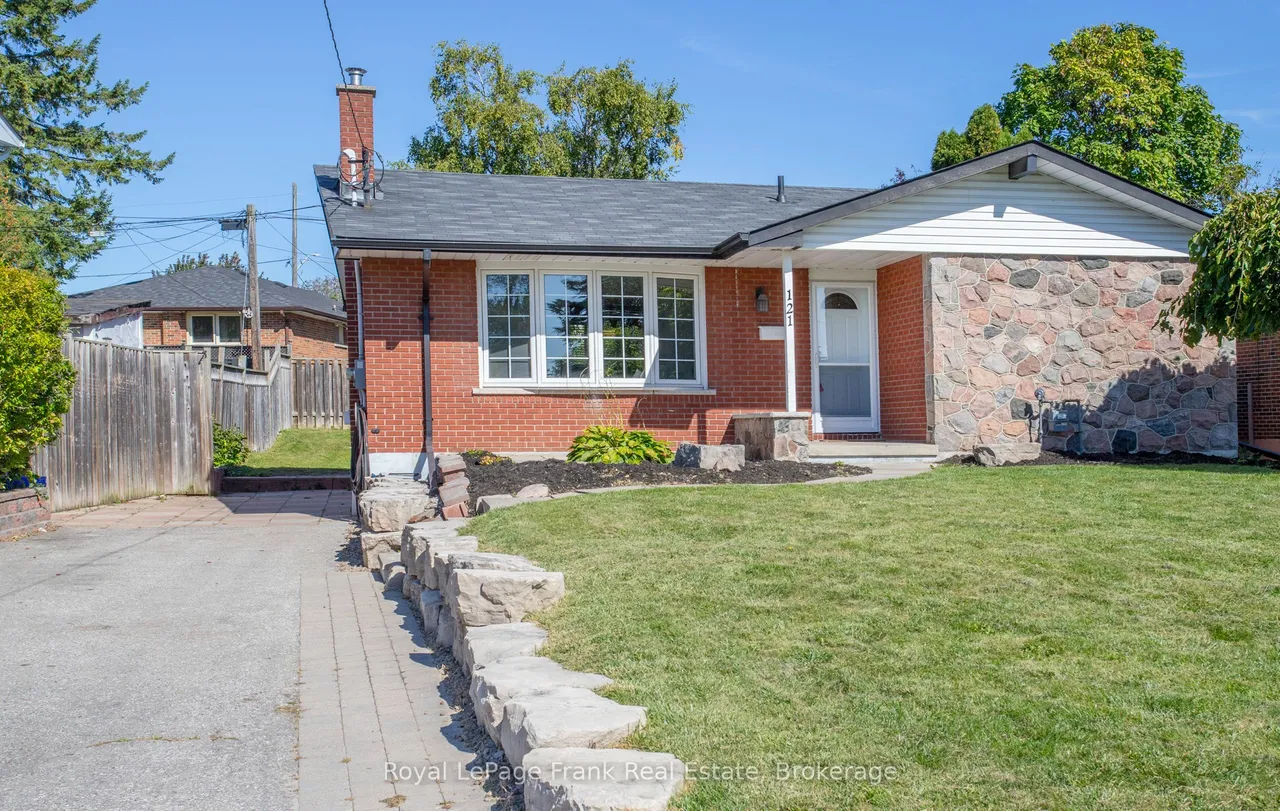 121 Labrador Drive — photo 3