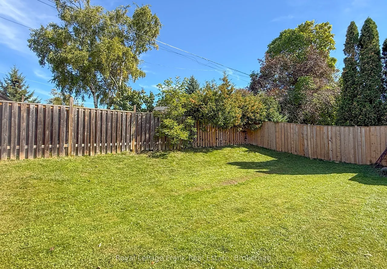 121 Labrador Drive — photo 43