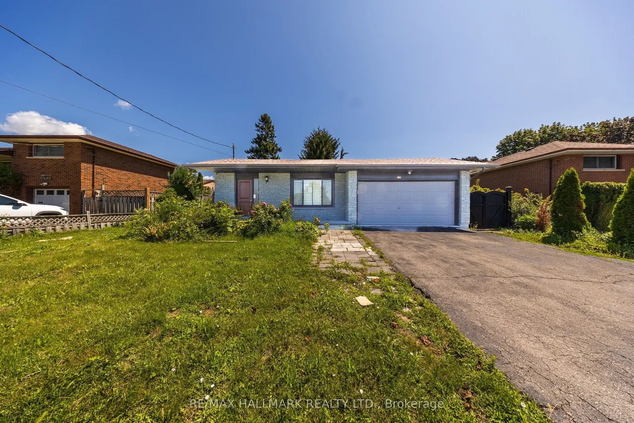 109 Thickson Road S