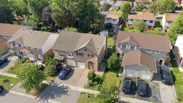 1298 Pinehurst Avenue — photo 2