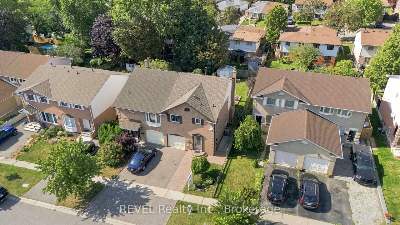 1298 Pinehurst Avenue — photo 2