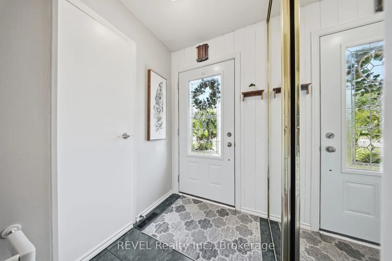 1298 Pinehurst Avenue — photo 3