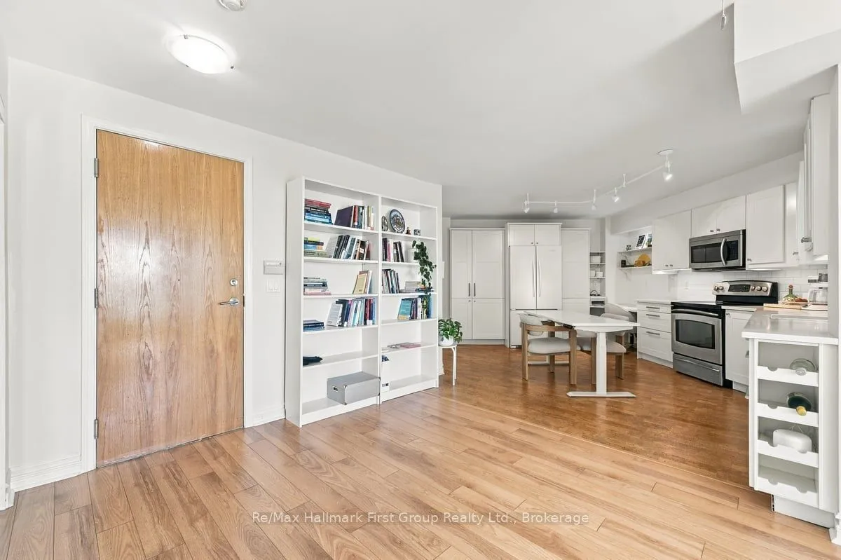 340 Watson Street W, Unit 715 — photo 3