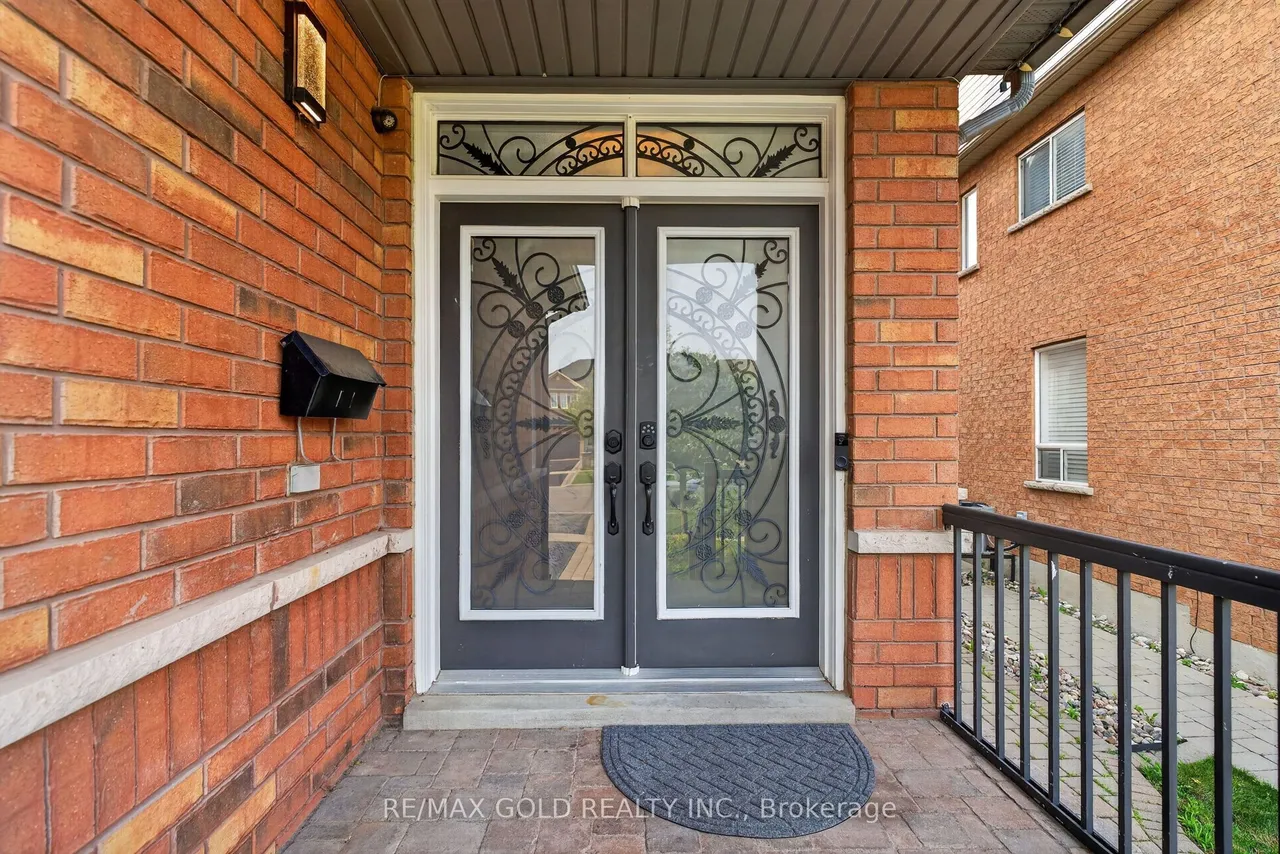 94 Twin Streams Road — photo 3