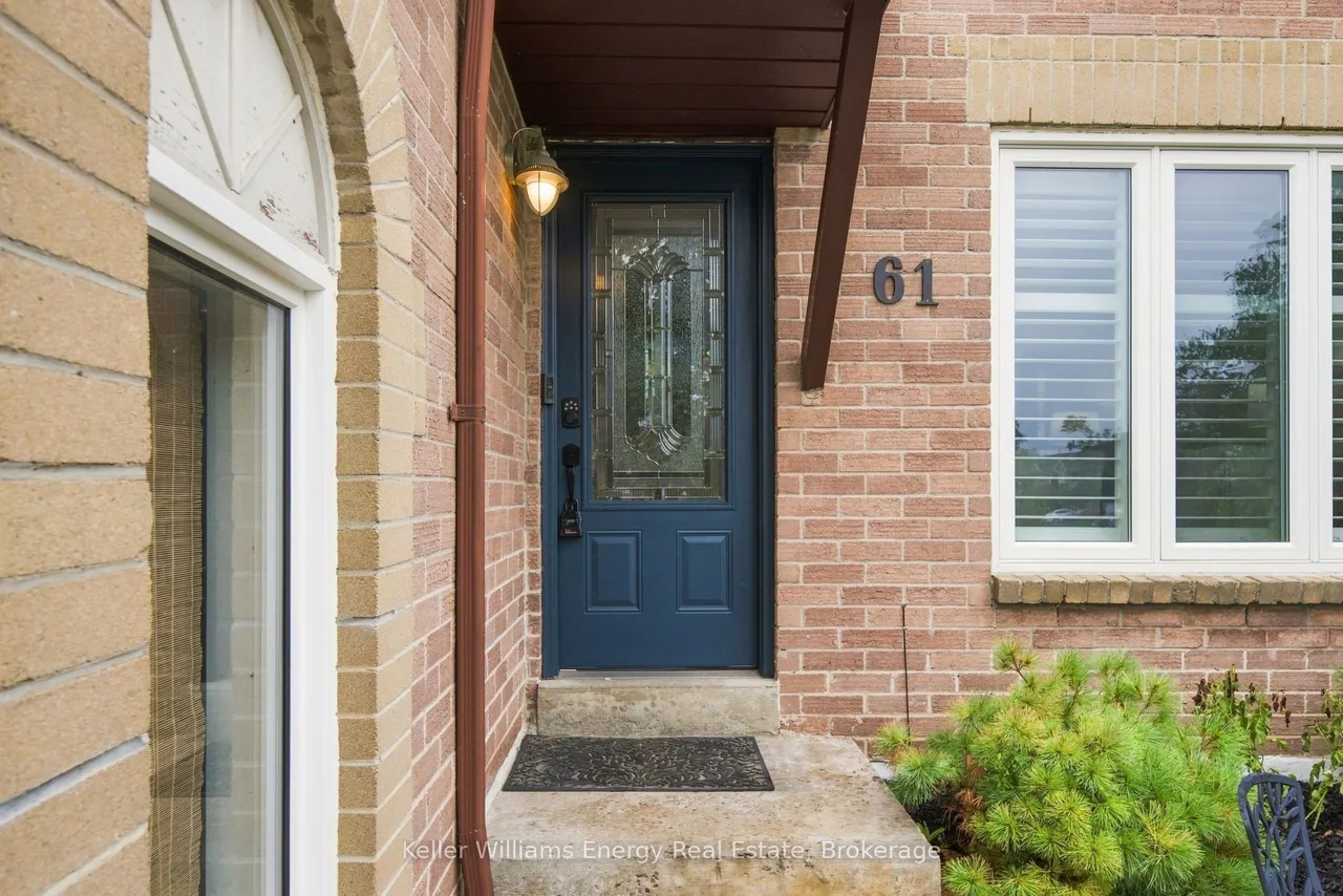 61 Fernbank Place — photo 3