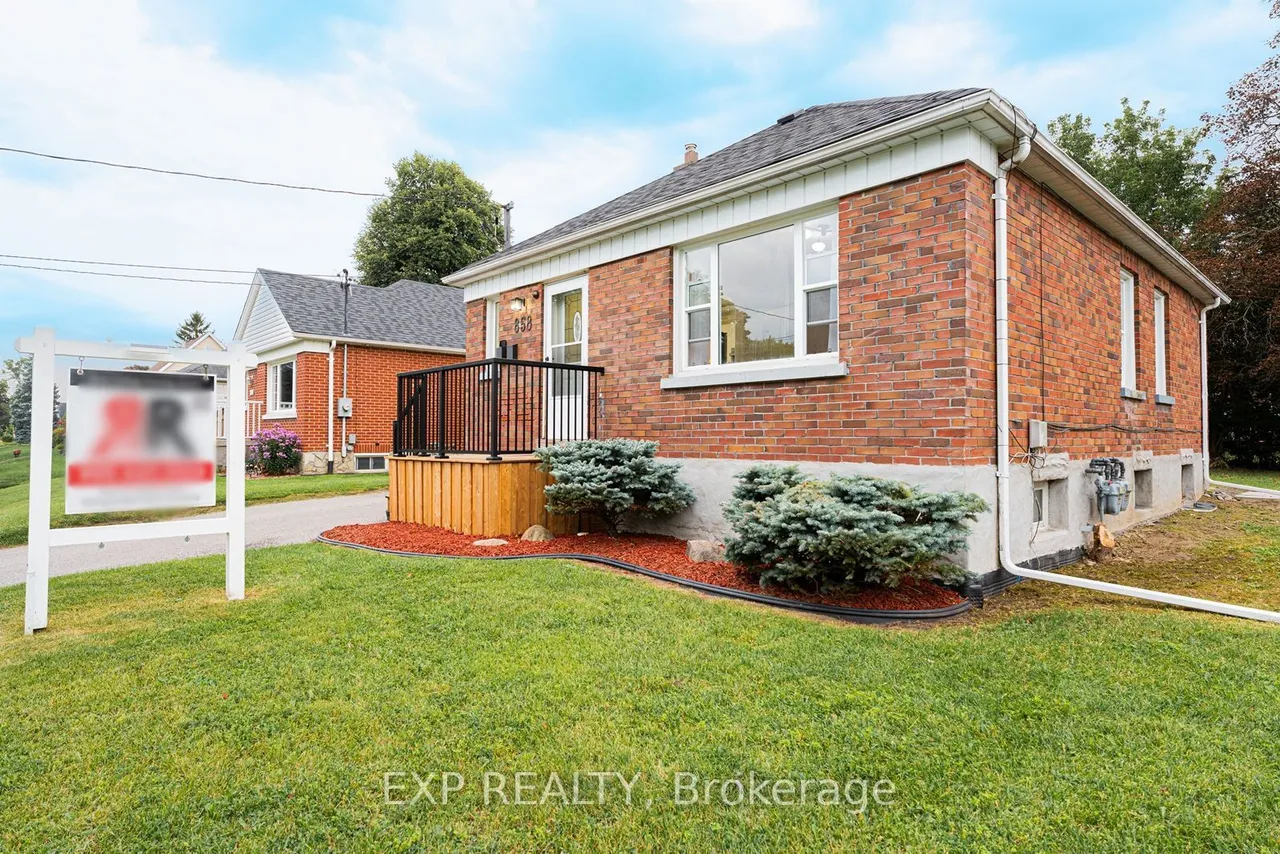 858 Grierson Street — photo 3