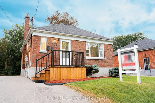 858 Grierson Street — photo 2