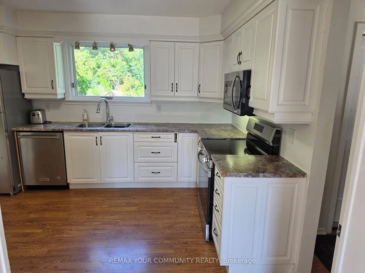 926 Ivy Court — photo 3