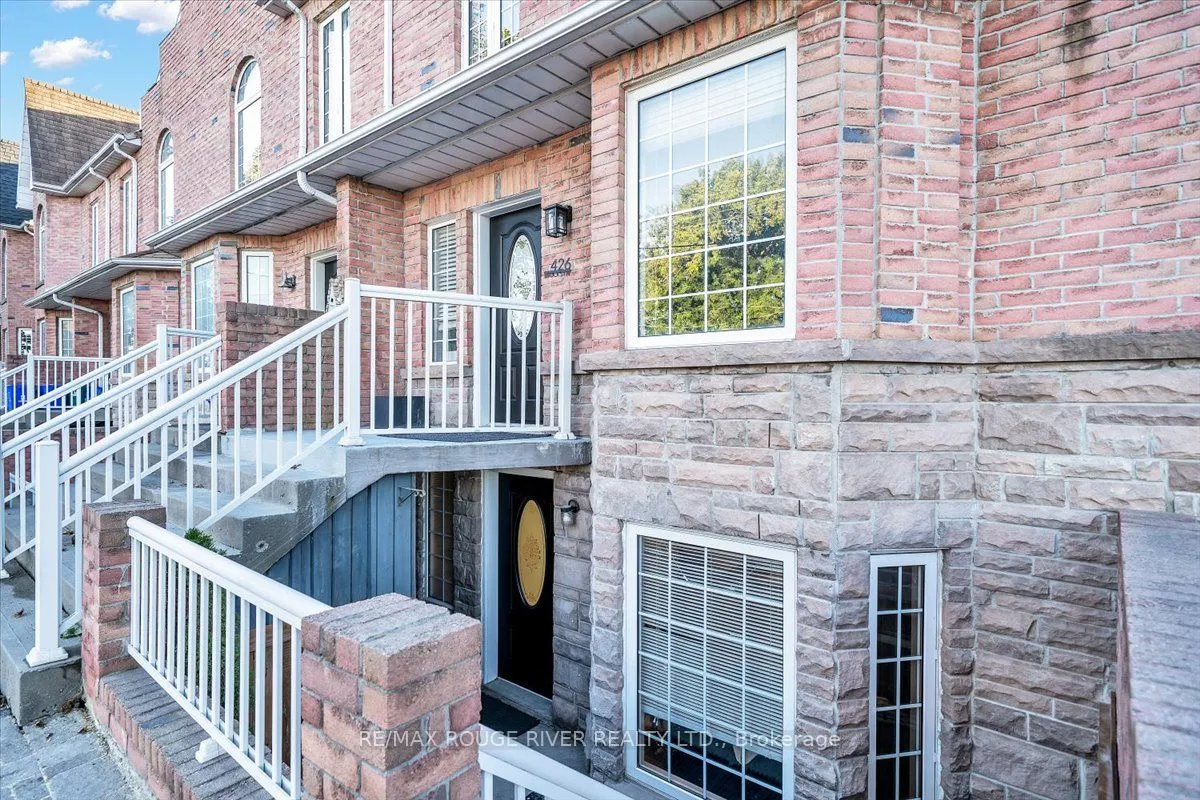 426 Brock Street N — photo 3