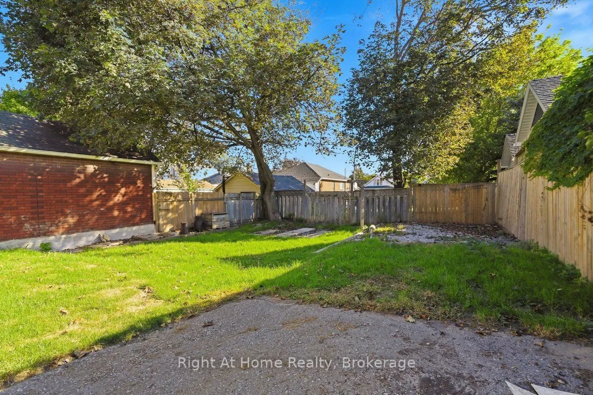 349 Kingsdale Avenue — photo 32