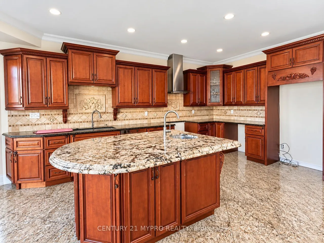 178 Stonemanor Avenue — photo 3