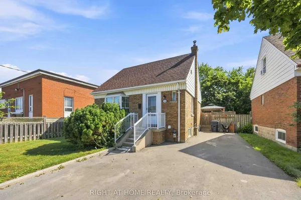 1351 Warden Avenue — photo 2