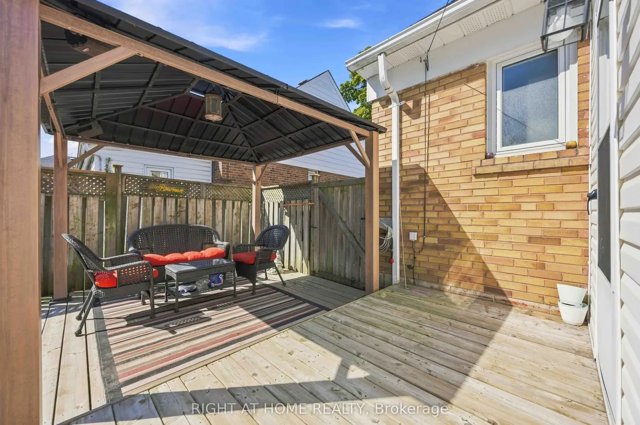 1351 Warden Avenue — photo 38