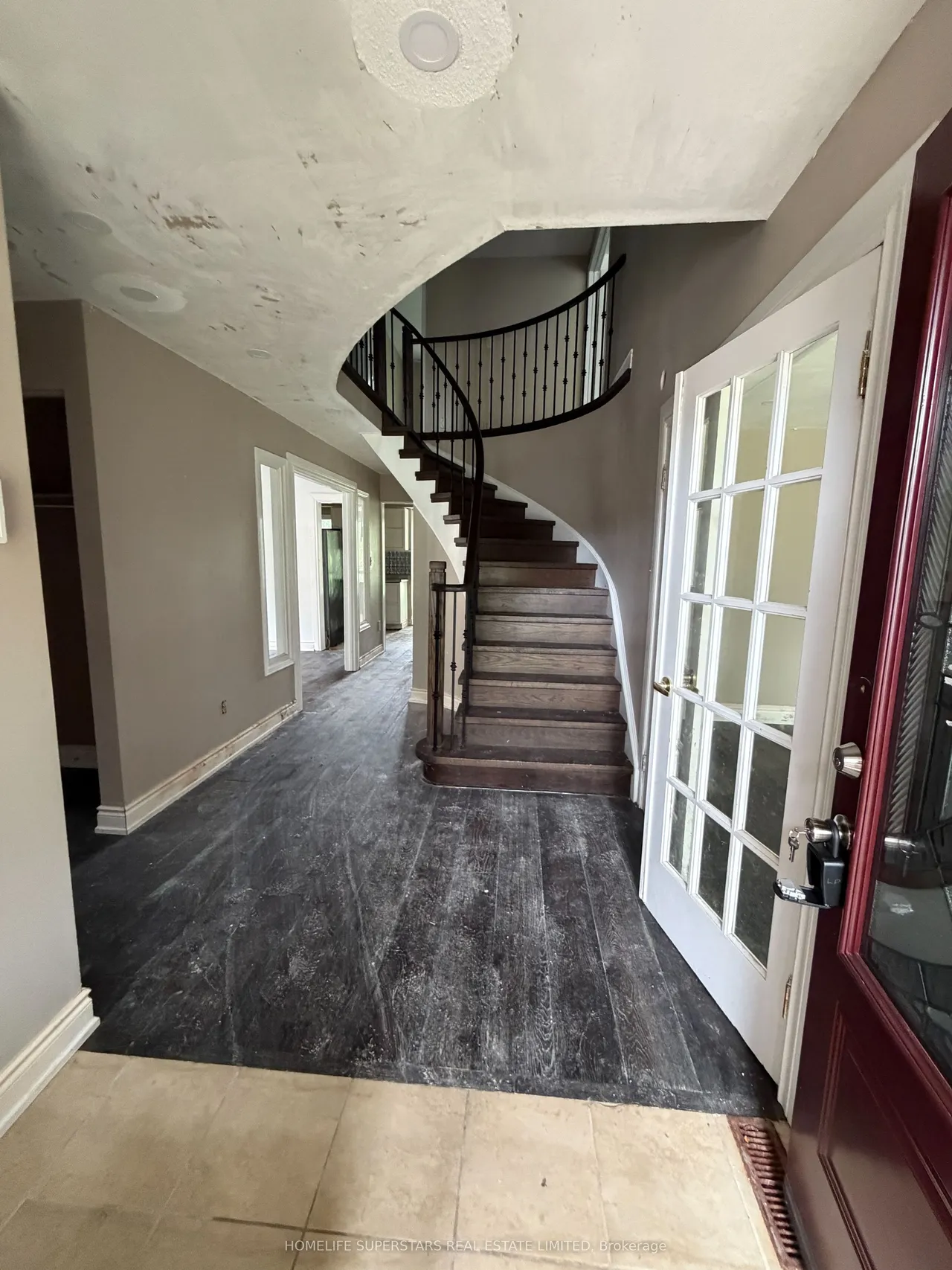 8 Butterfield Crescent — photo 3