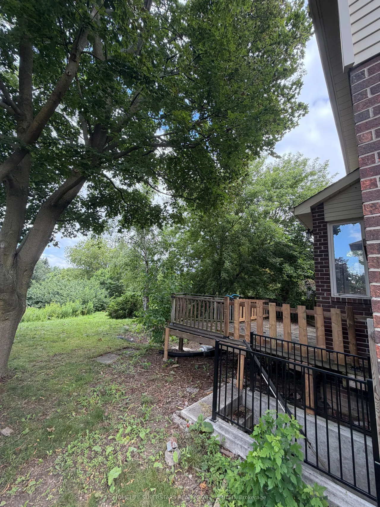 8 Butterfield Crescent — photo 9