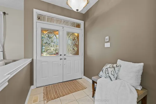 461 King Avenue E — photo 2