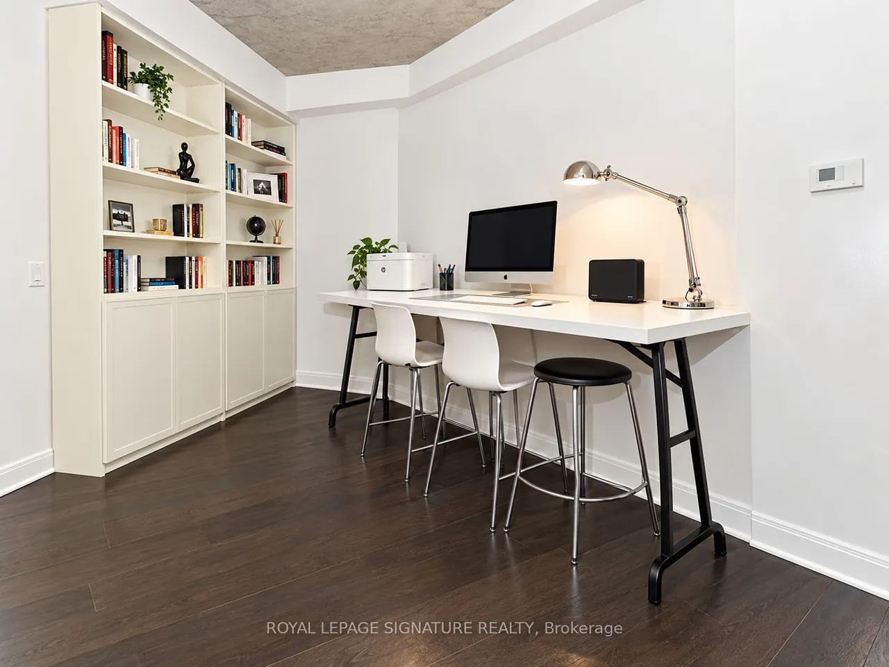 319 Carlaw Avenue, Unit 310 — photo 3