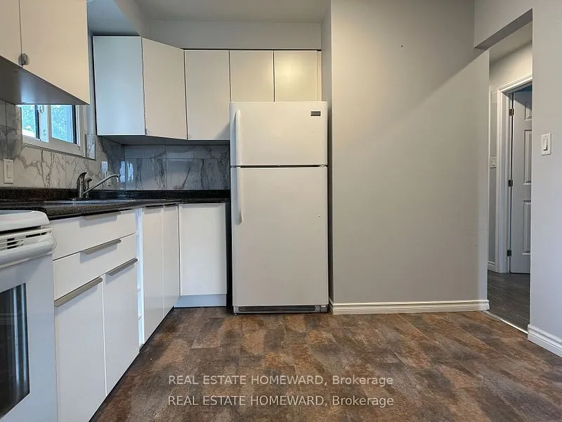 511 Harris Court, Unit Upper — photo 2