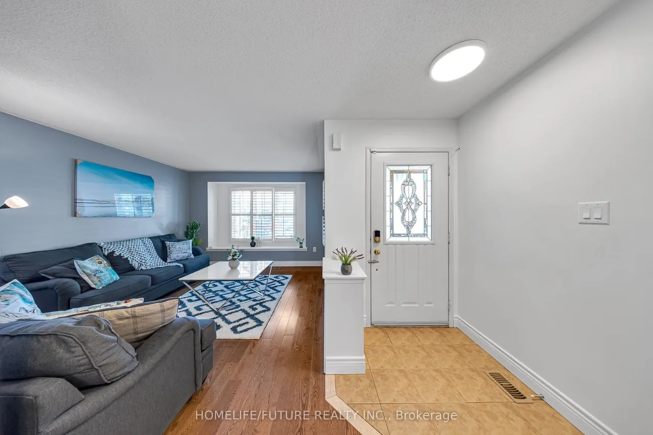 17 Grainger Crescent — photo 2