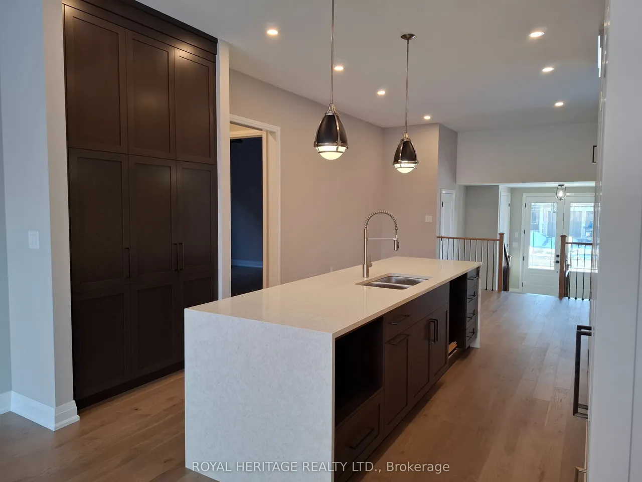 8 St Augustine Drive — photo 3