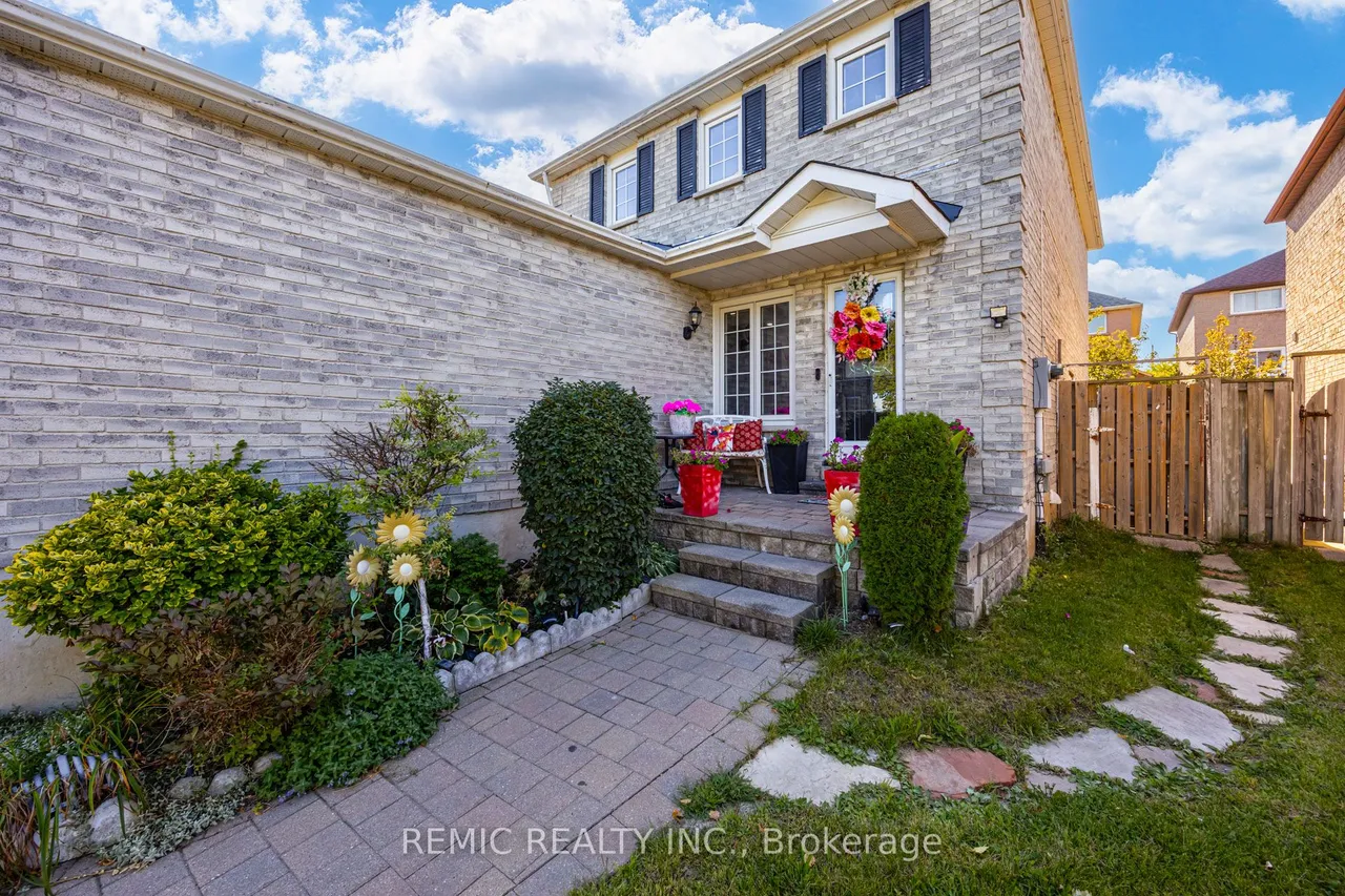 70 Large Crescent — photo 3