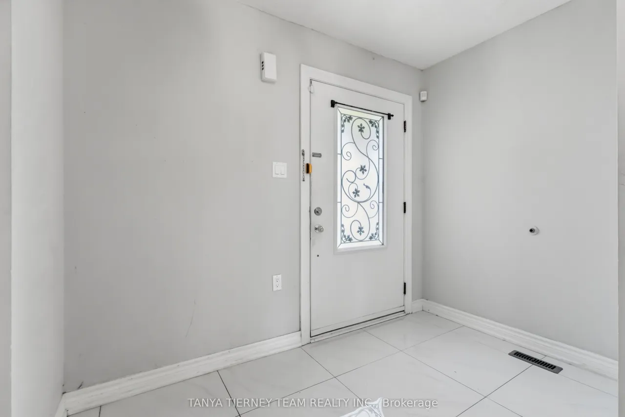 11 Hunter Drive — photo 3