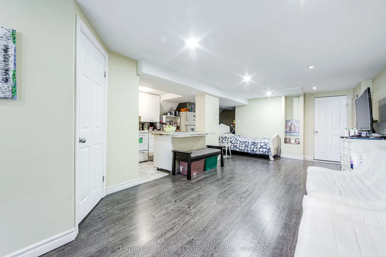63 Daniels Crescent — photo 48