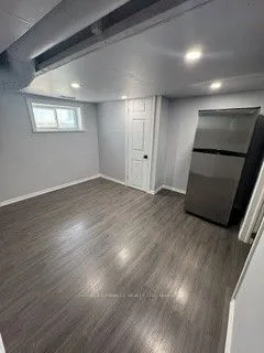 182 Bloor Street W — photo 3