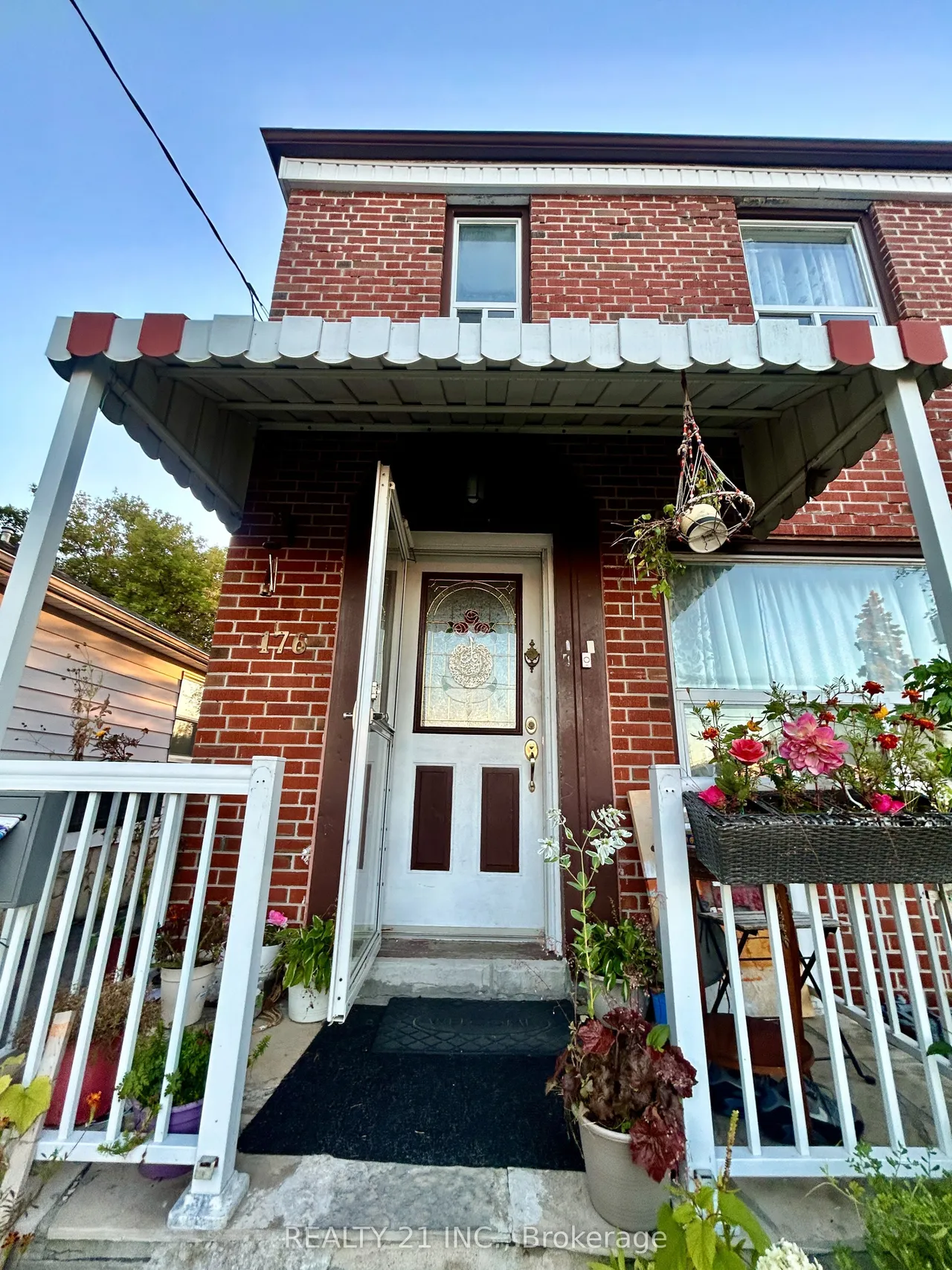 176 Linden Avenue — photo 3