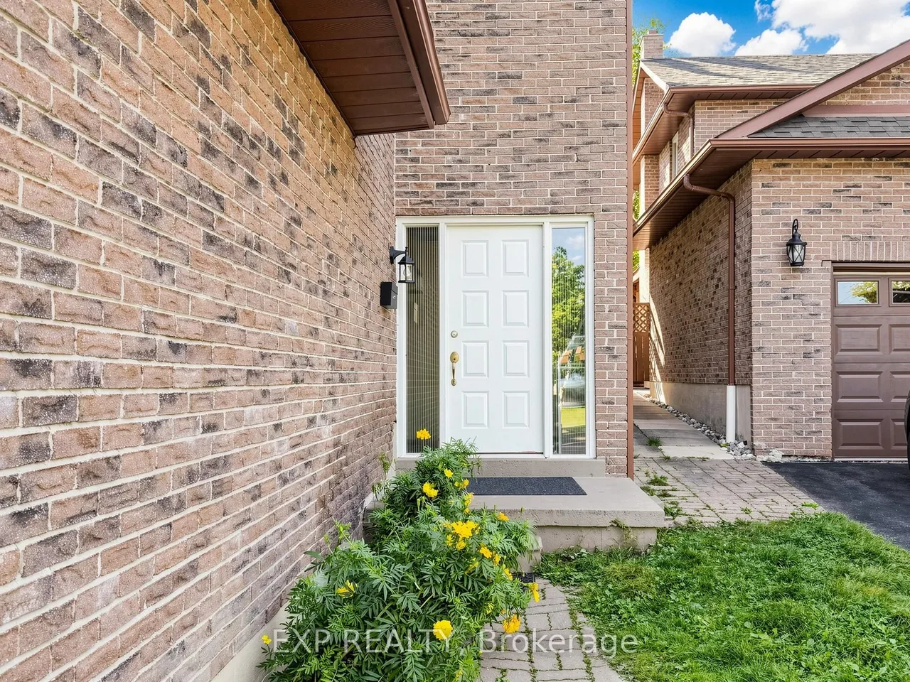 28 Longfellow Court — photo 2