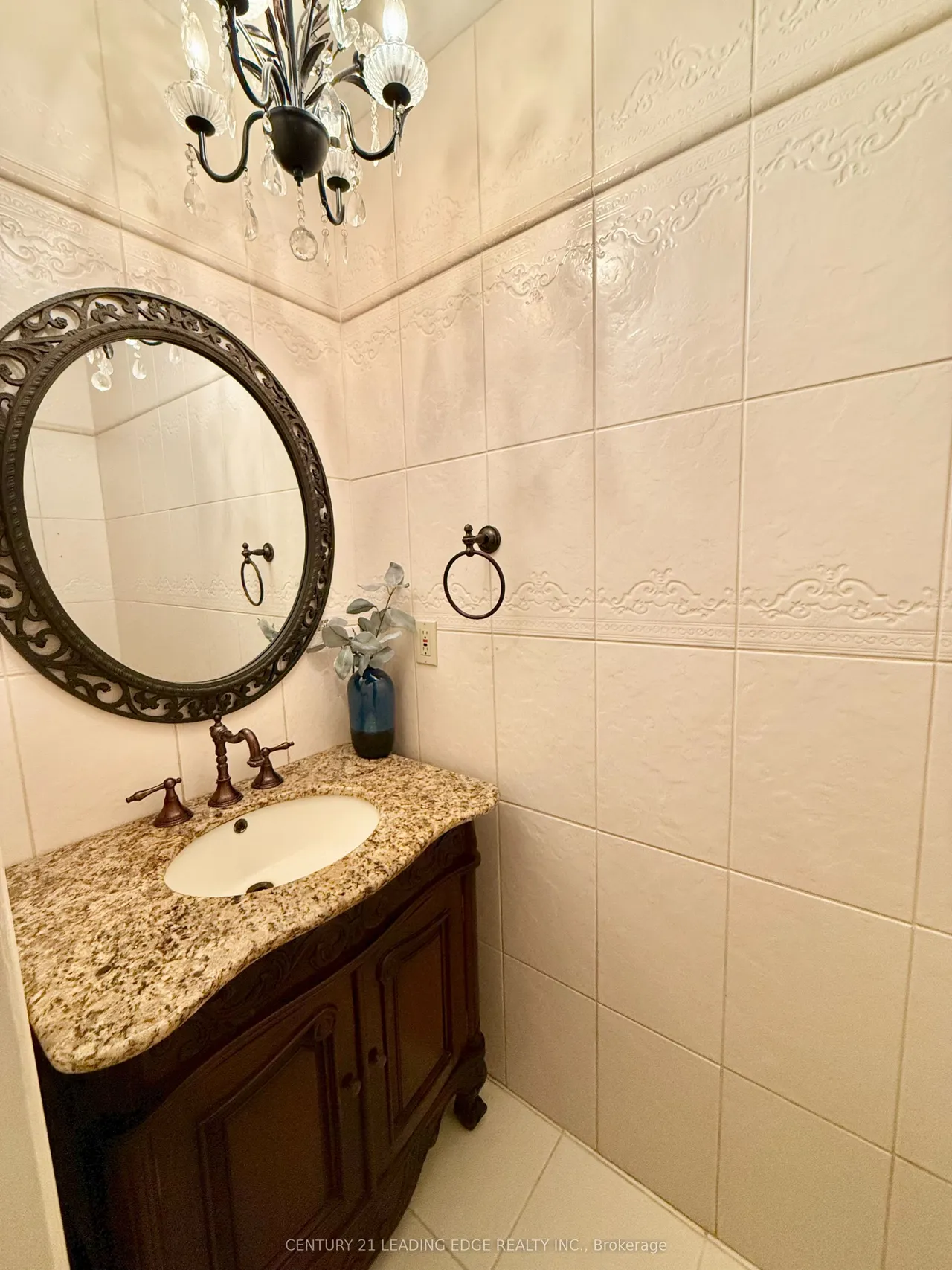 492 Palmtree Crescent — photo 3