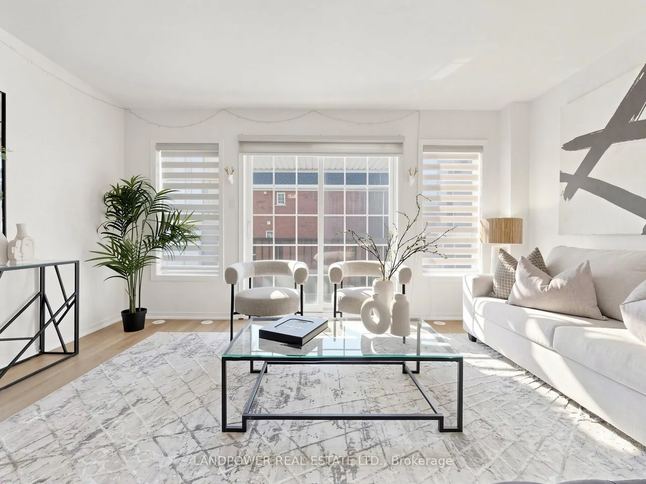 821 Sandhurst Circle — photo 3