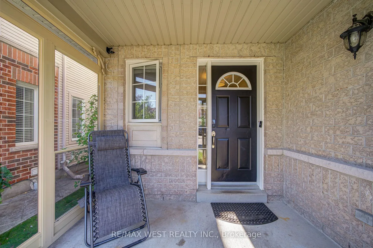 143 Allworth Crescent — photo 3