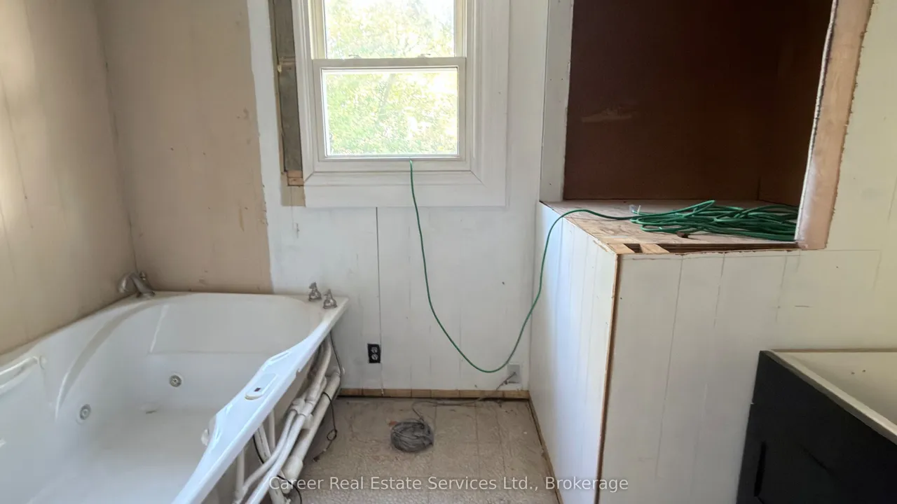 2138 Highway No 2 Road — photo 16