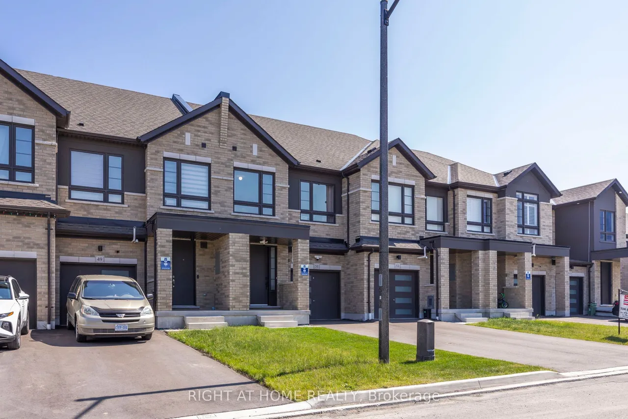 51 Peter Hogg Court