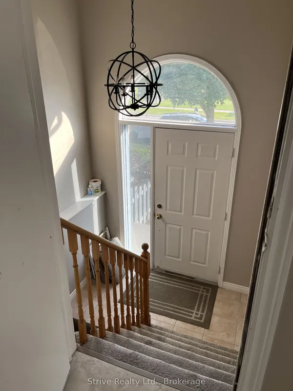 1013 Attersley Drive — photo 2